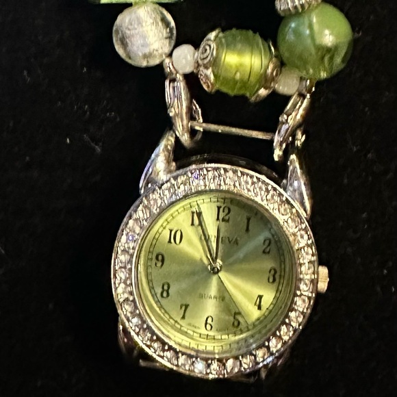 Green beaded watch from Geneva - Picture 5 of 8